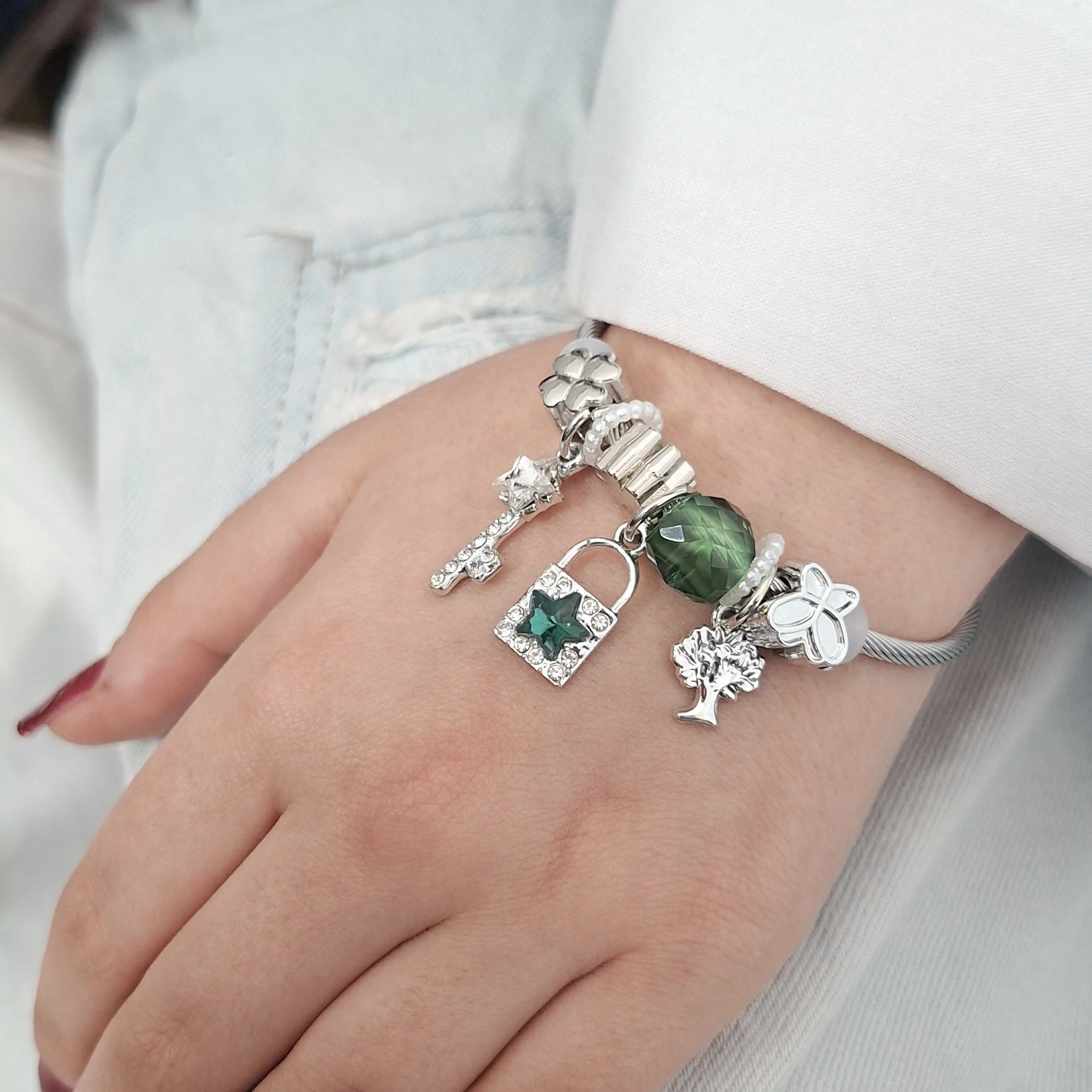 دستبند پاندورا طرح قفل و کلید سبز