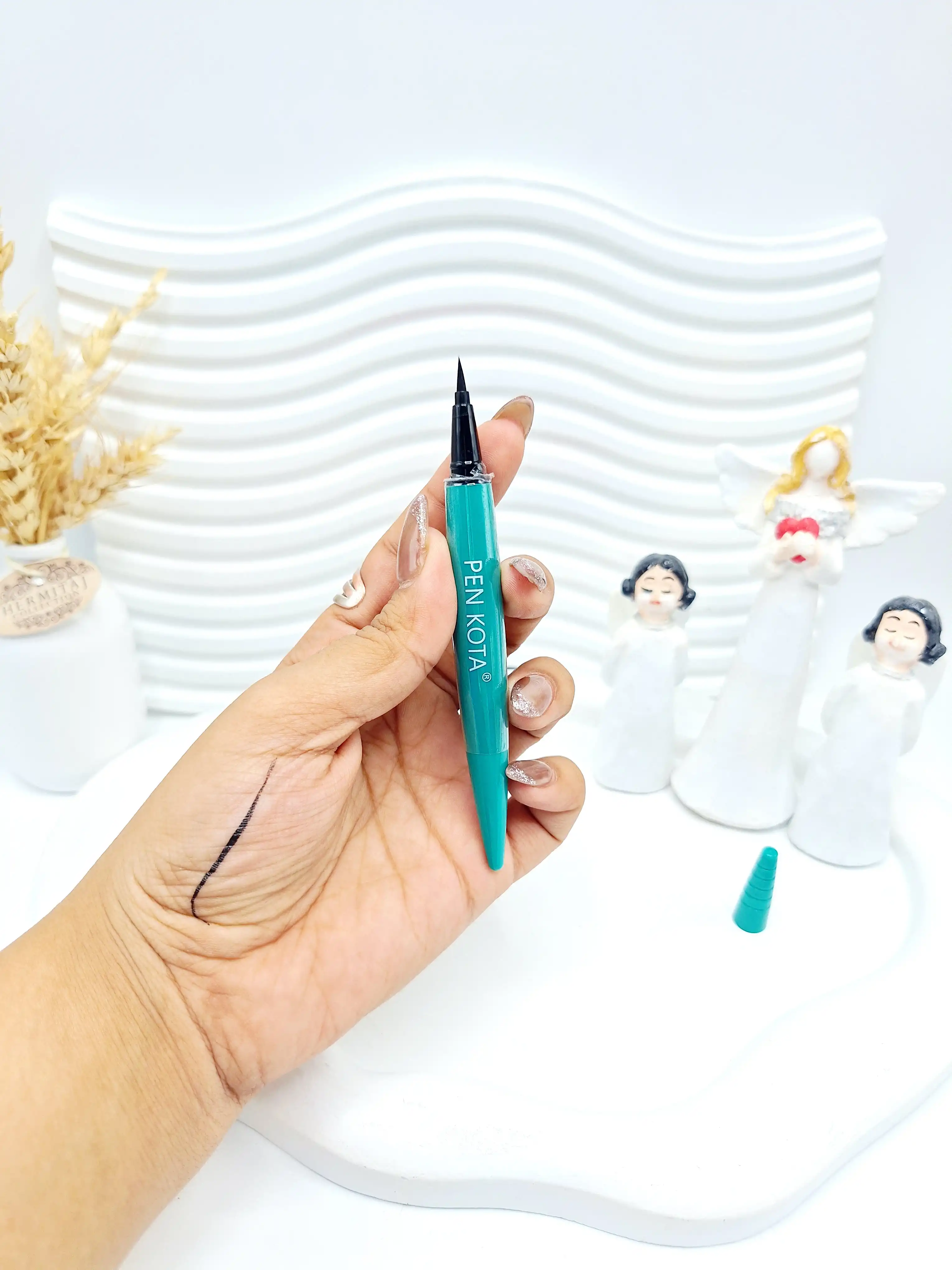 خط چشم مشکی پوکه سبز با کیفیت برند PEN KOTA کد 0180