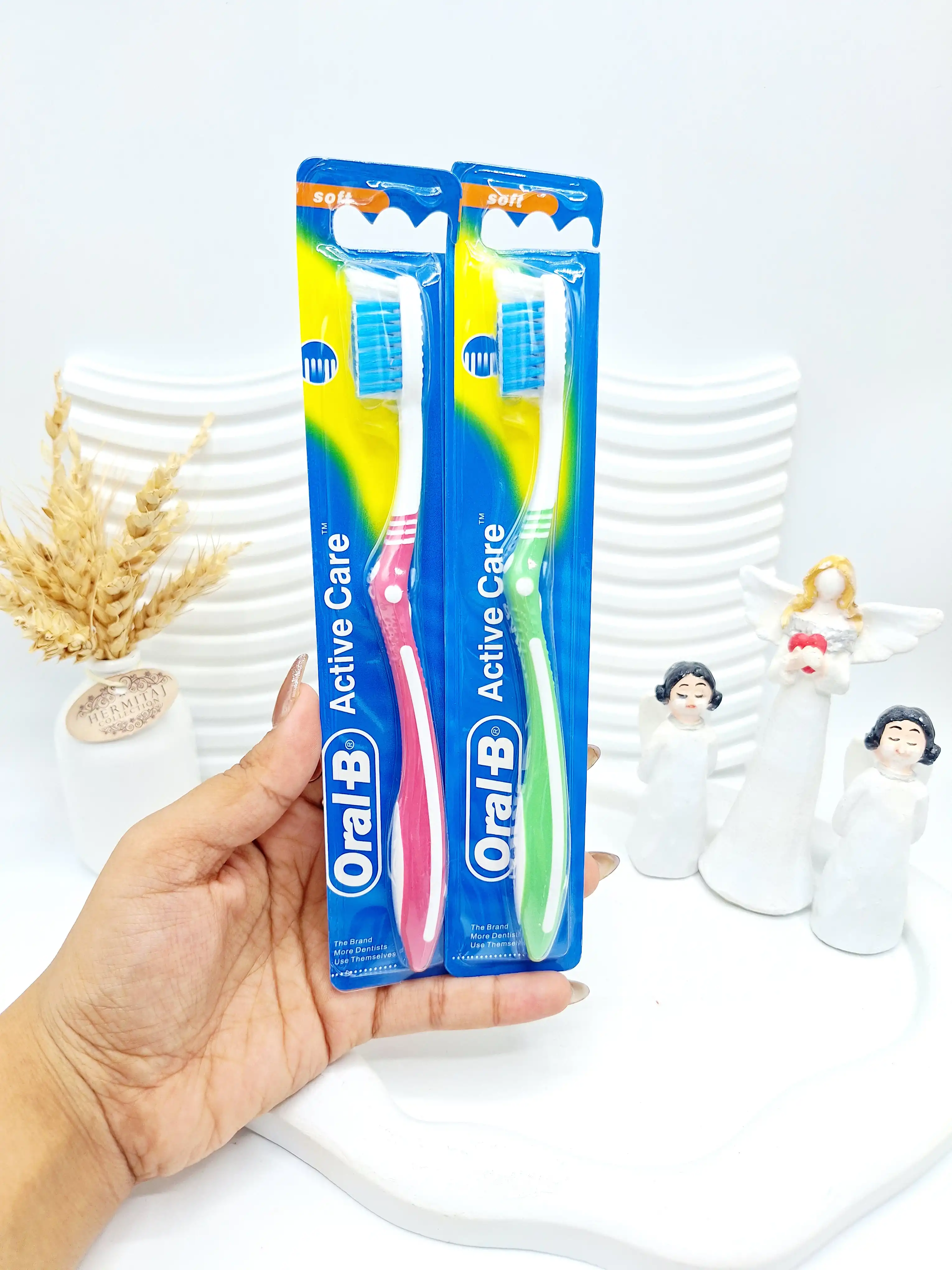 مسواک با کیفیت برند Oral-B کد 6330